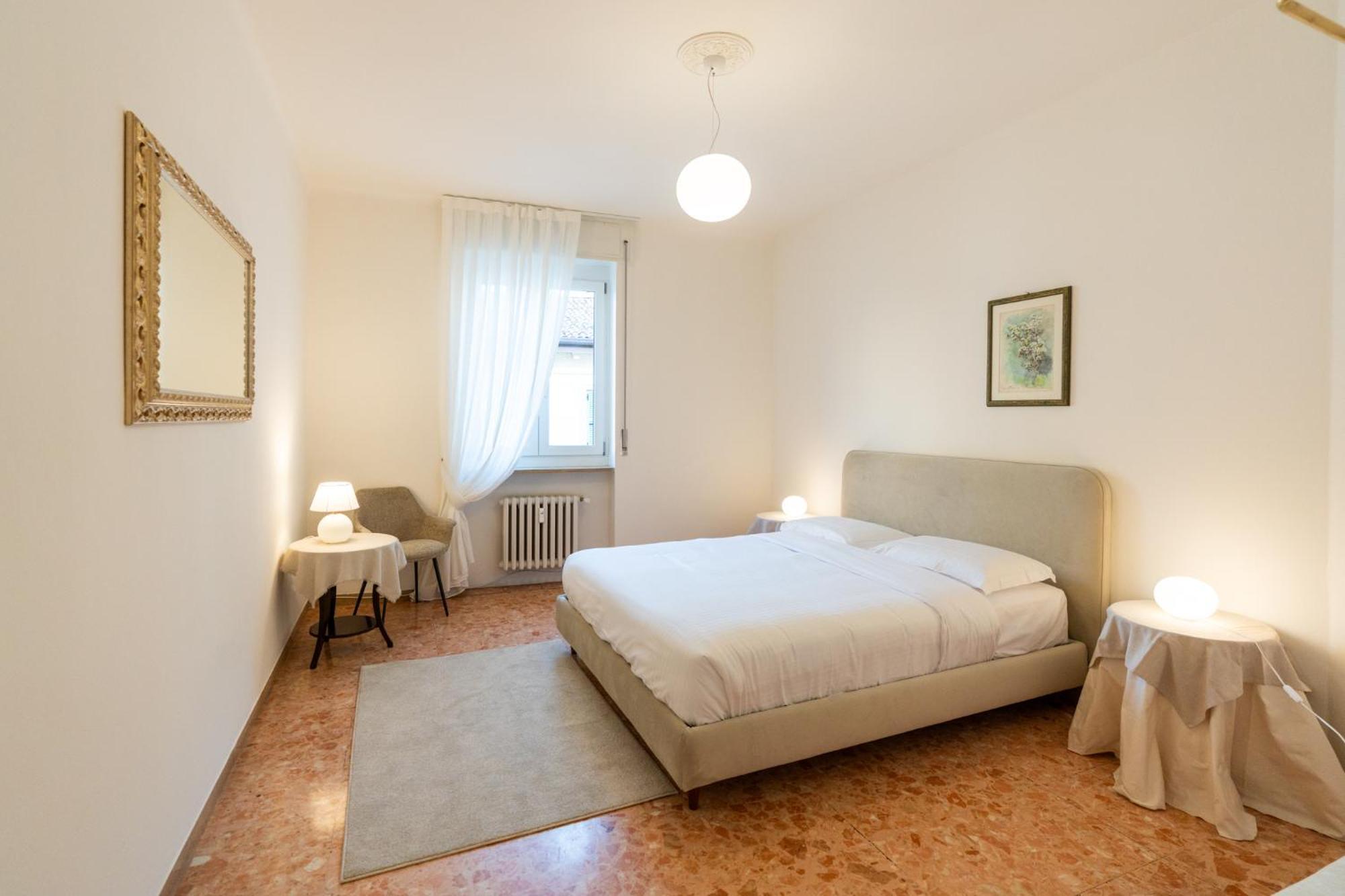 Domus Verona - Elegante Residenza Con Affaccio Su Porta Leoni Номер фото