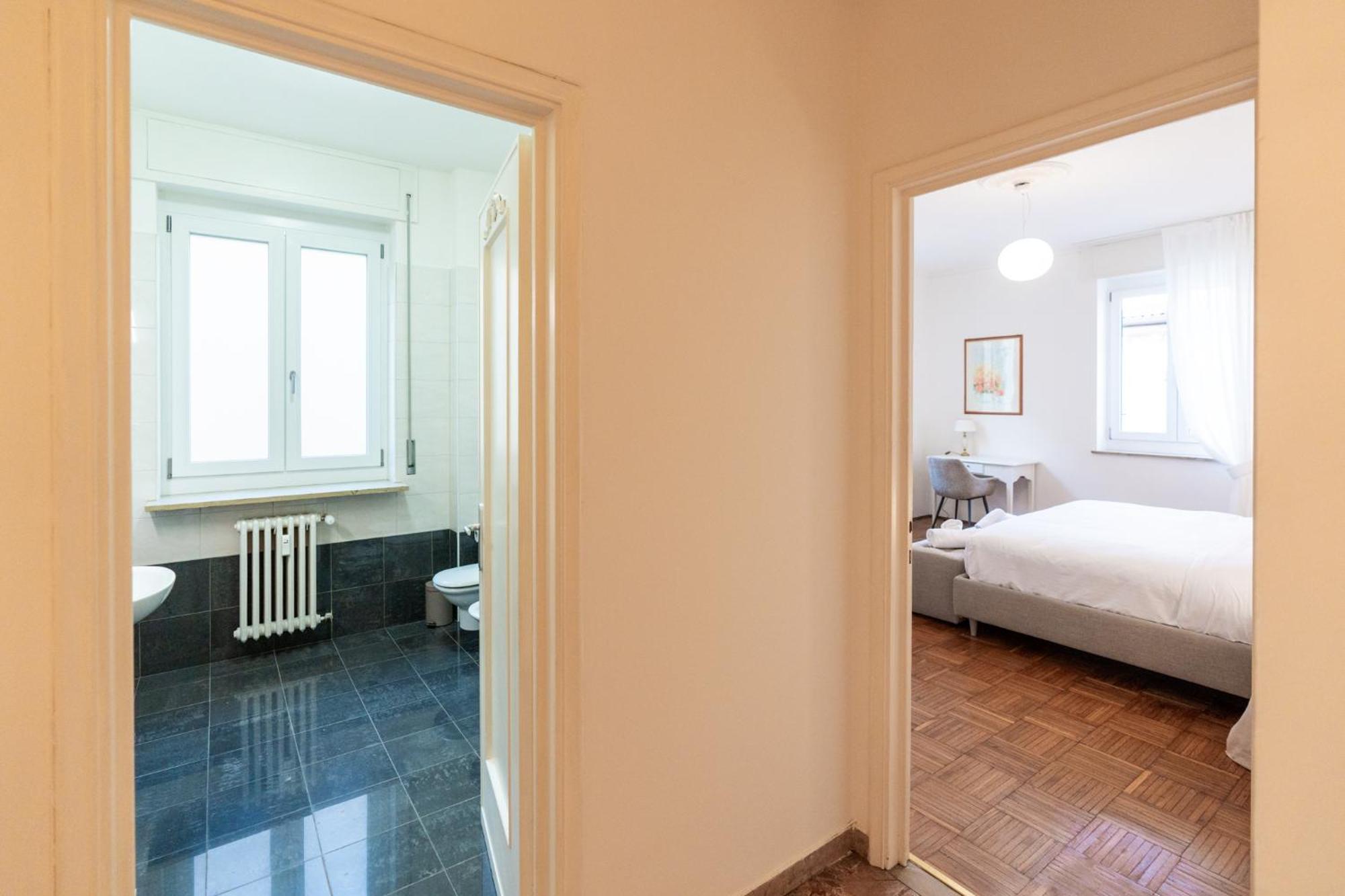Domus Verona - Elegante Residenza Con Affaccio Su Porta Leoni Номер фото