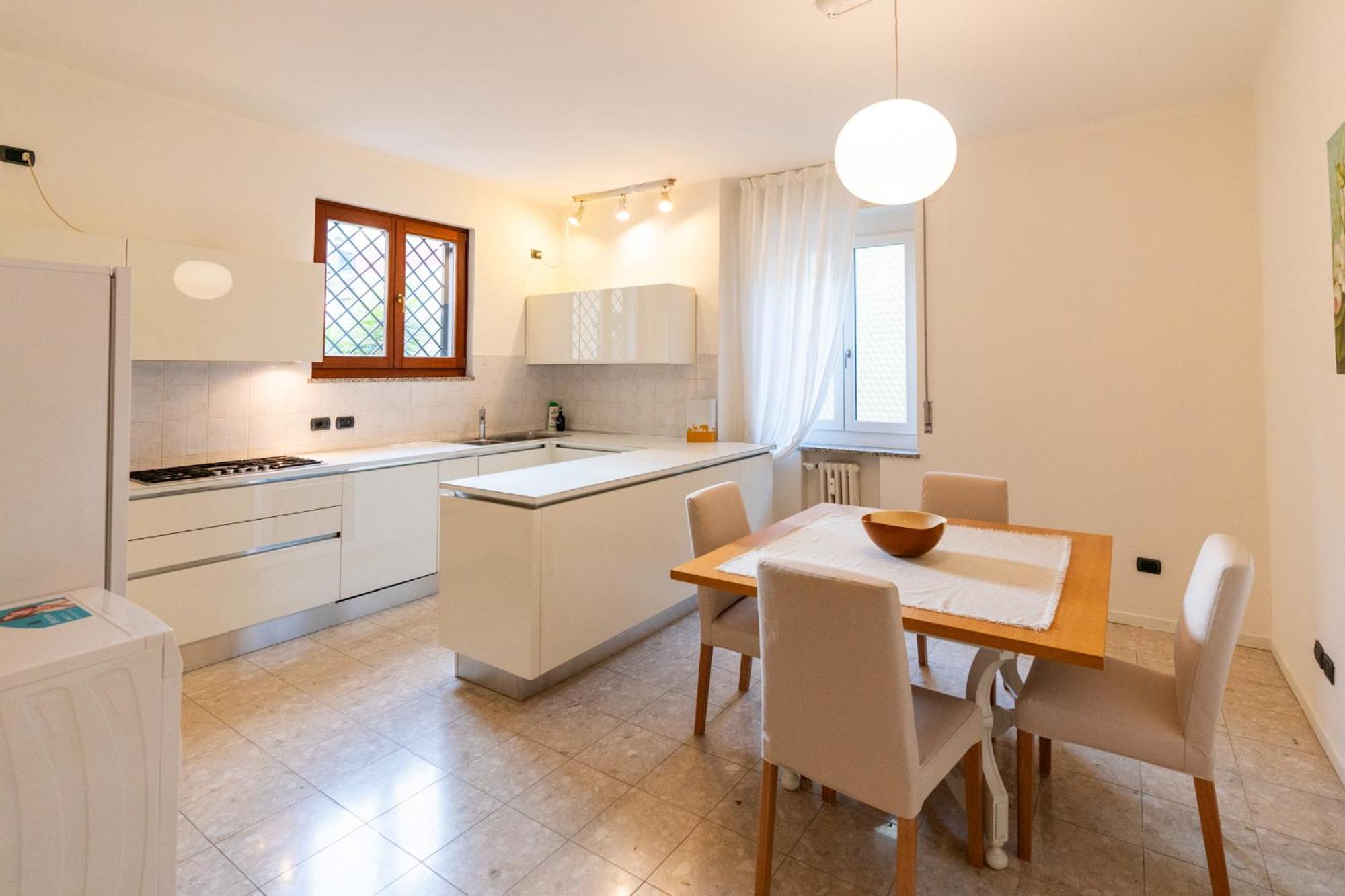Domus Verona - Elegante Residenza Con Affaccio Su Porta Leoni Номер фото
