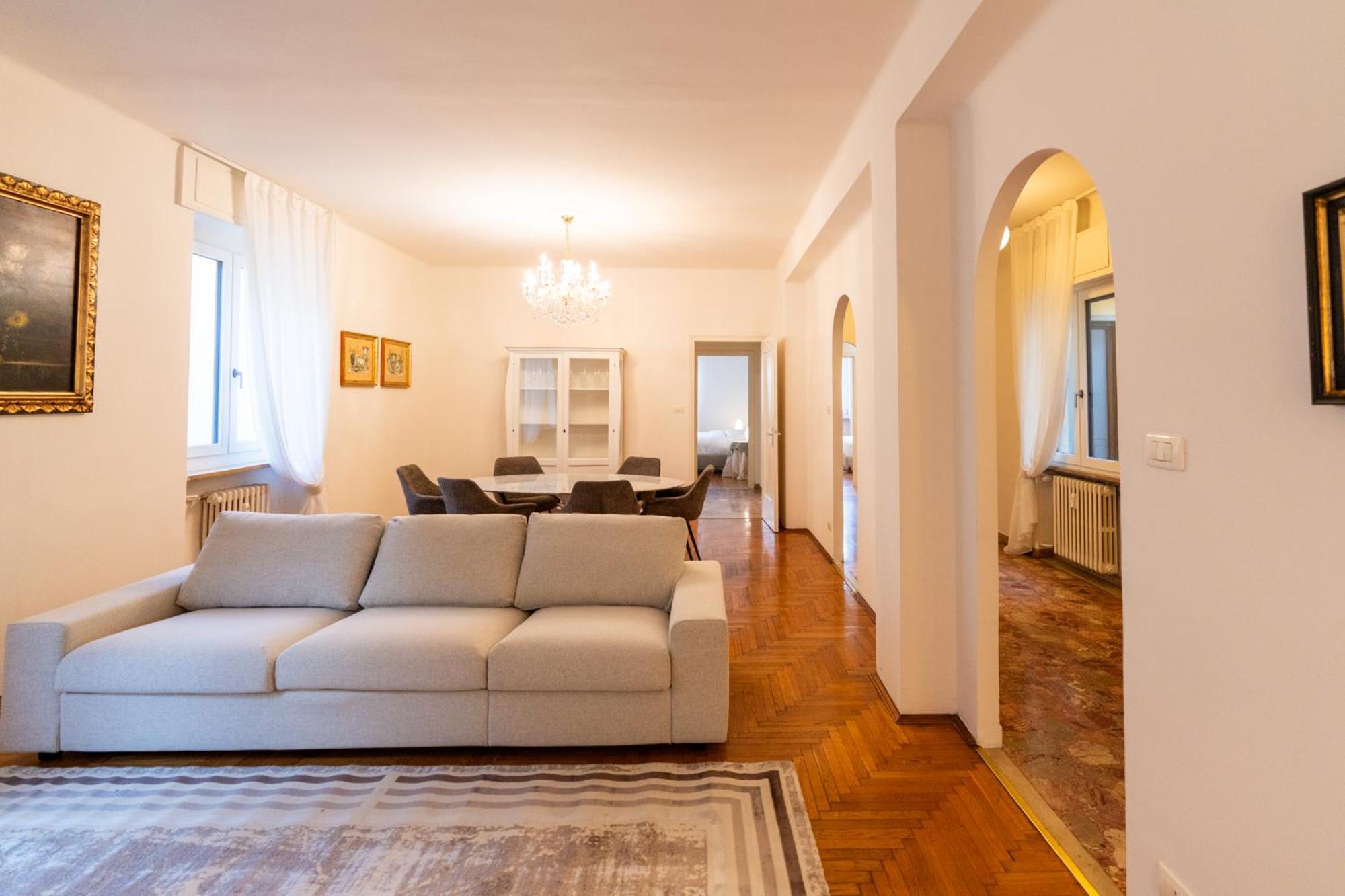 Domus Verona - Elegante Residenza Con Affaccio Su Porta Leoni Номер фото